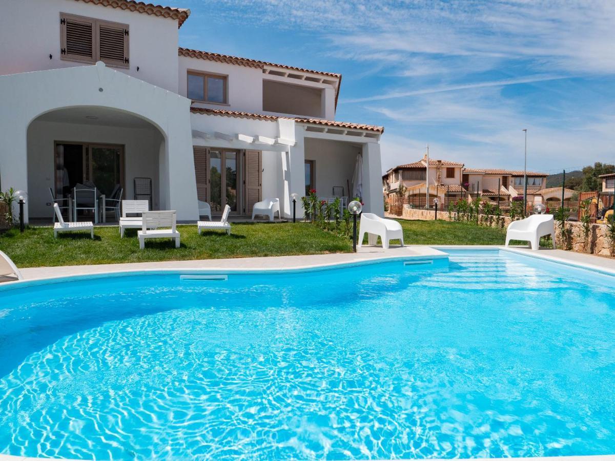 Villetta Con Piscina Budoni Affitti Spiaggia 700 Mt Екстериор снимка