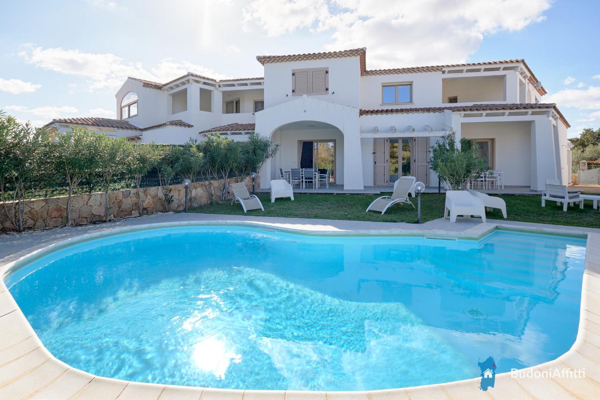 Villetta Con Piscina Budoni Affitti Spiaggia 700 Mt Екстериор снимка