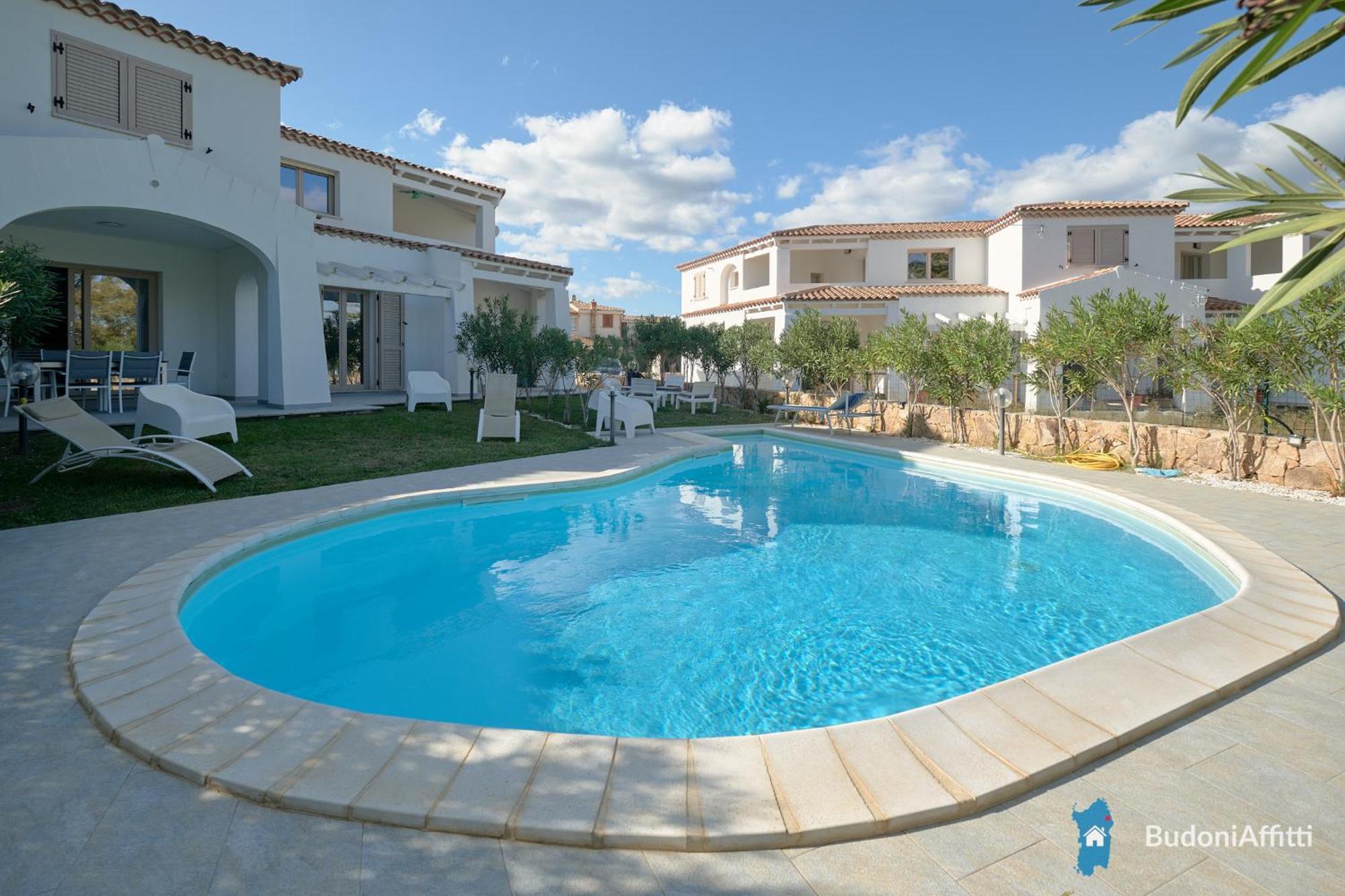 Villetta Con Piscina Budoni Affitti Spiaggia 700 Mt Екстериор снимка